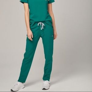 FIGS Kade Cargo Scrub Pants (Size X-Small Petite)